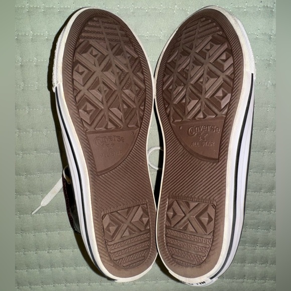 Shimmer black cherry high top Chuck Taylor converse big kids size 3. GUC - Picture 10 of 10